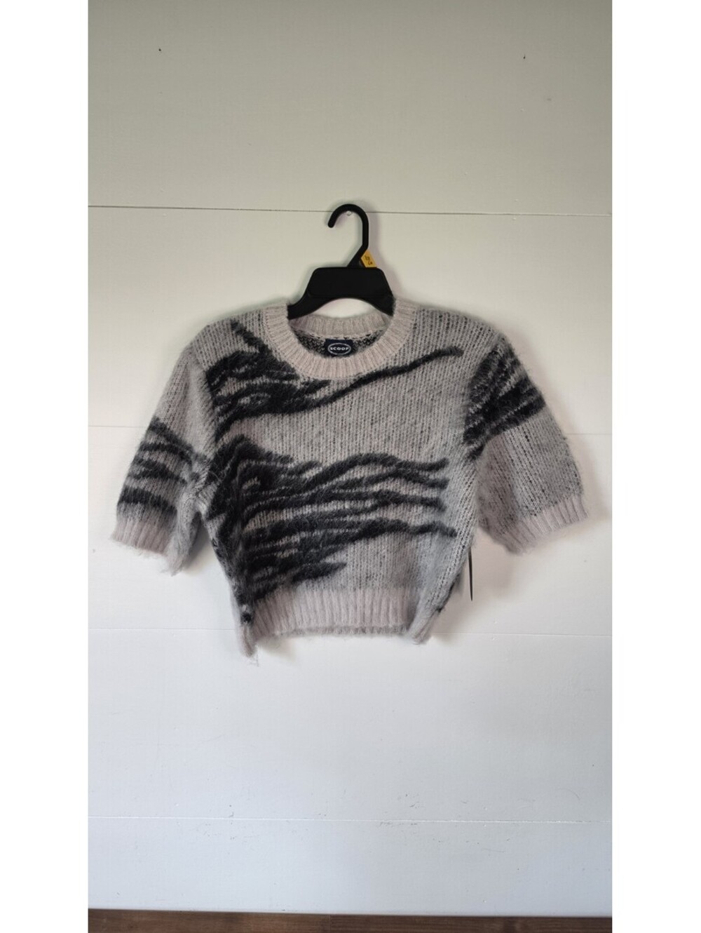 Scoop Fluffy Knit Crop Crew Neck Short Sleeve Sweater White/Black L, # 70